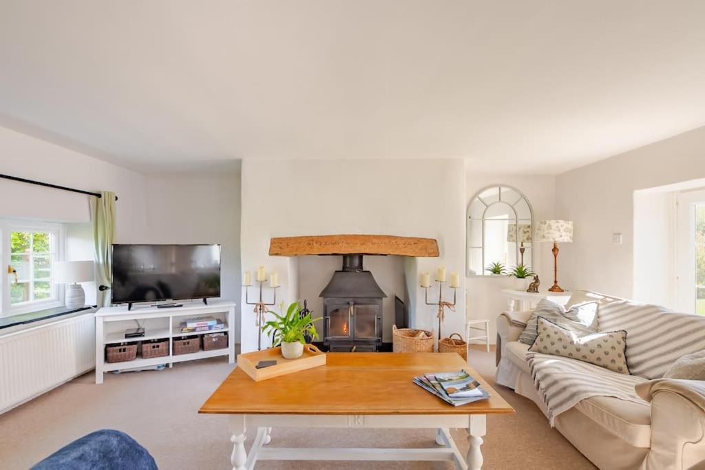 Rhos Y Bel Cottage Angelsey Llangadwaladr  ภายนอก รูปภาพ