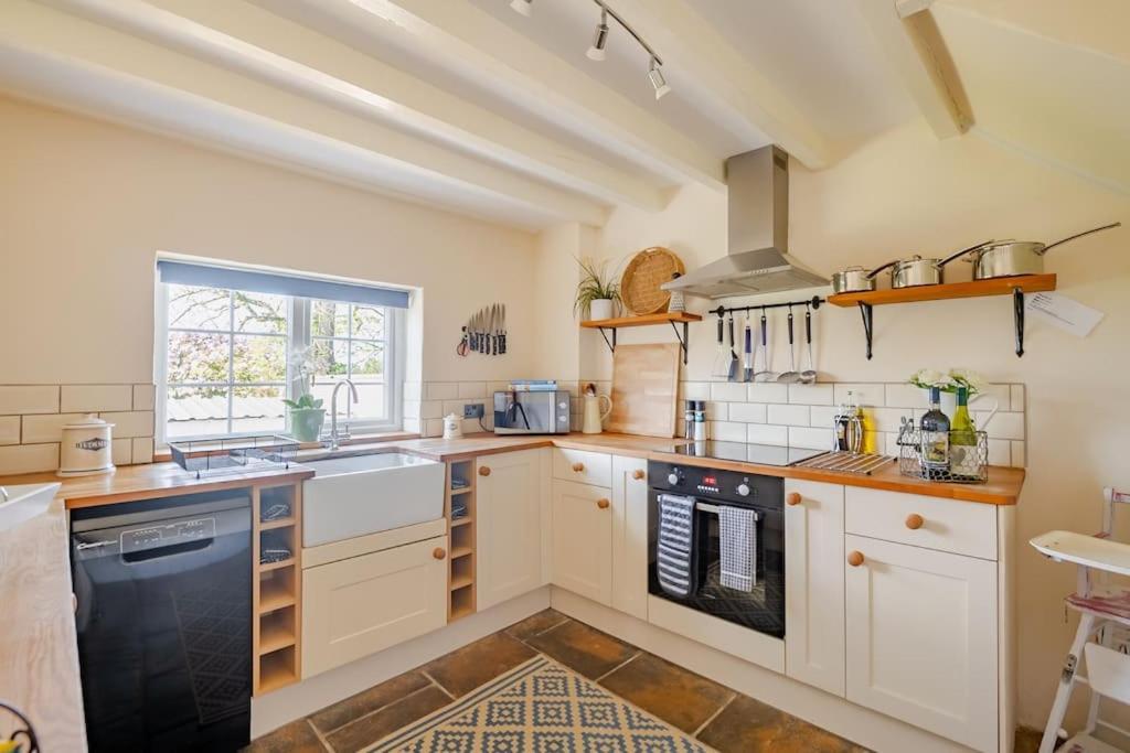 Rhos Y Bel Cottage Angelsey Llangadwaladr  ภายนอก รูปภาพ