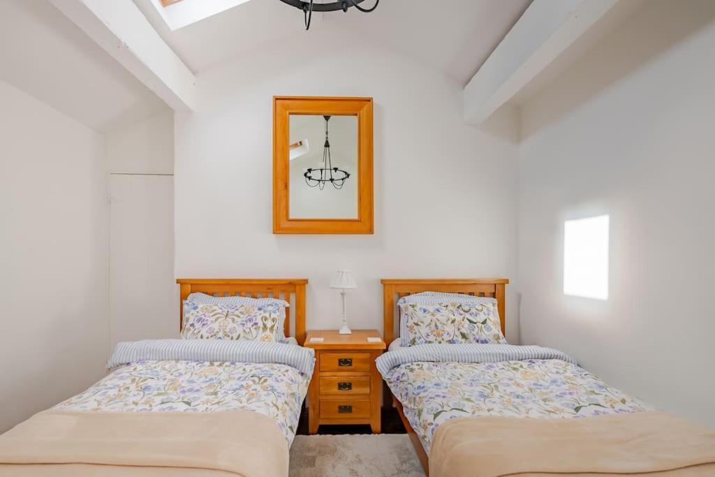 Rhos Y Bel Cottage Angelsey Llangadwaladr  ภายนอก รูปภาพ