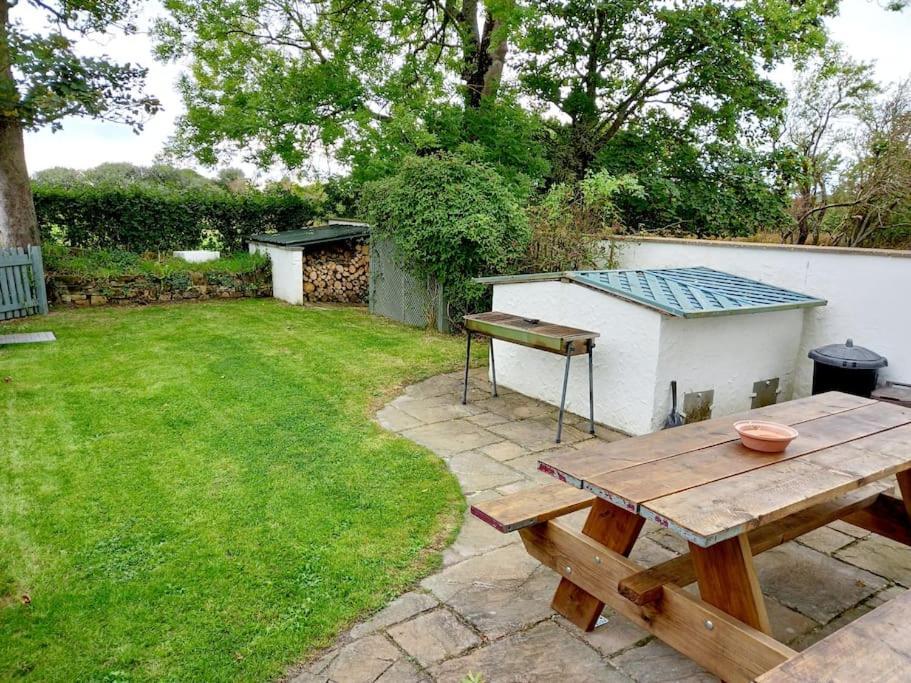 Rhos Y Bel Cottage Angelsey Llangadwaladr  ภายนอก รูปภาพ